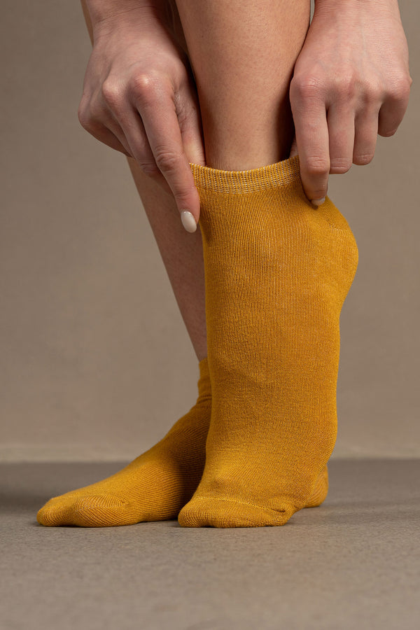 Women’s Ankle Bamboo Socks in spicy yellow