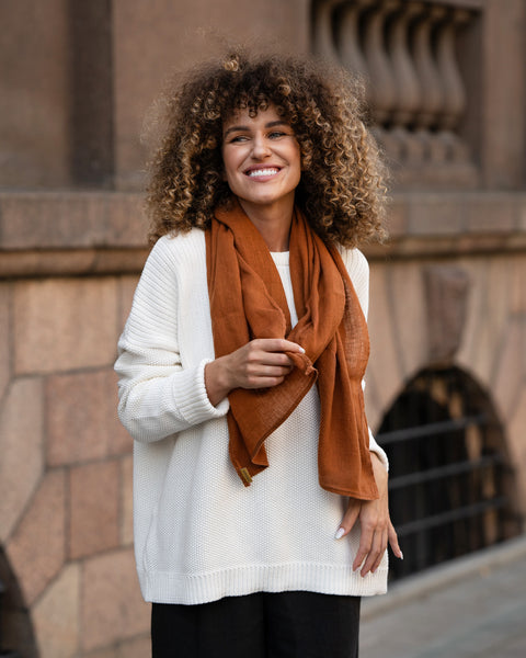 Women&#39;s Linen Scarf Almond Brown