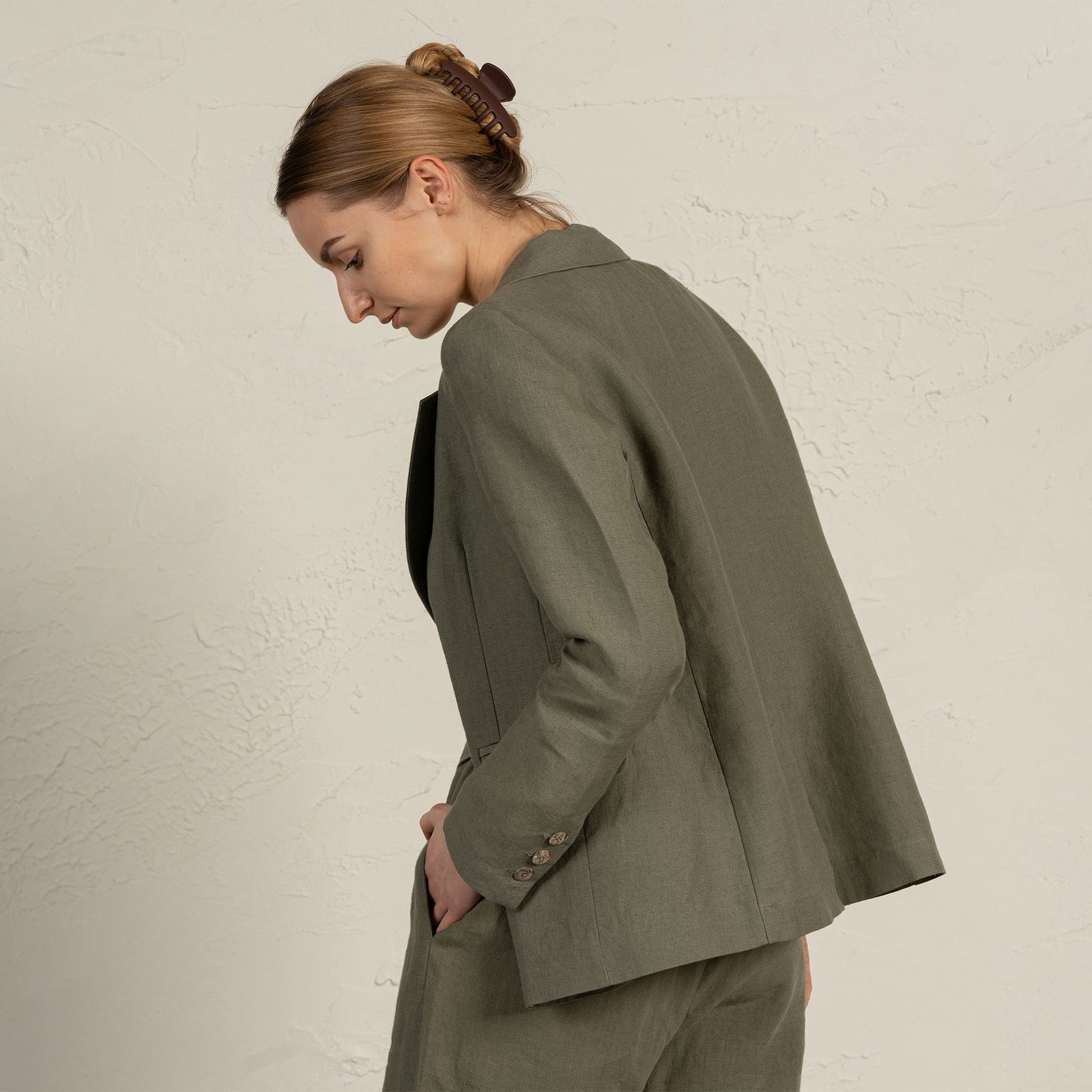 Linen Blazer Quin in sage green, professional blazer with notch lapels and flap pockets, styled with matching set - Menique