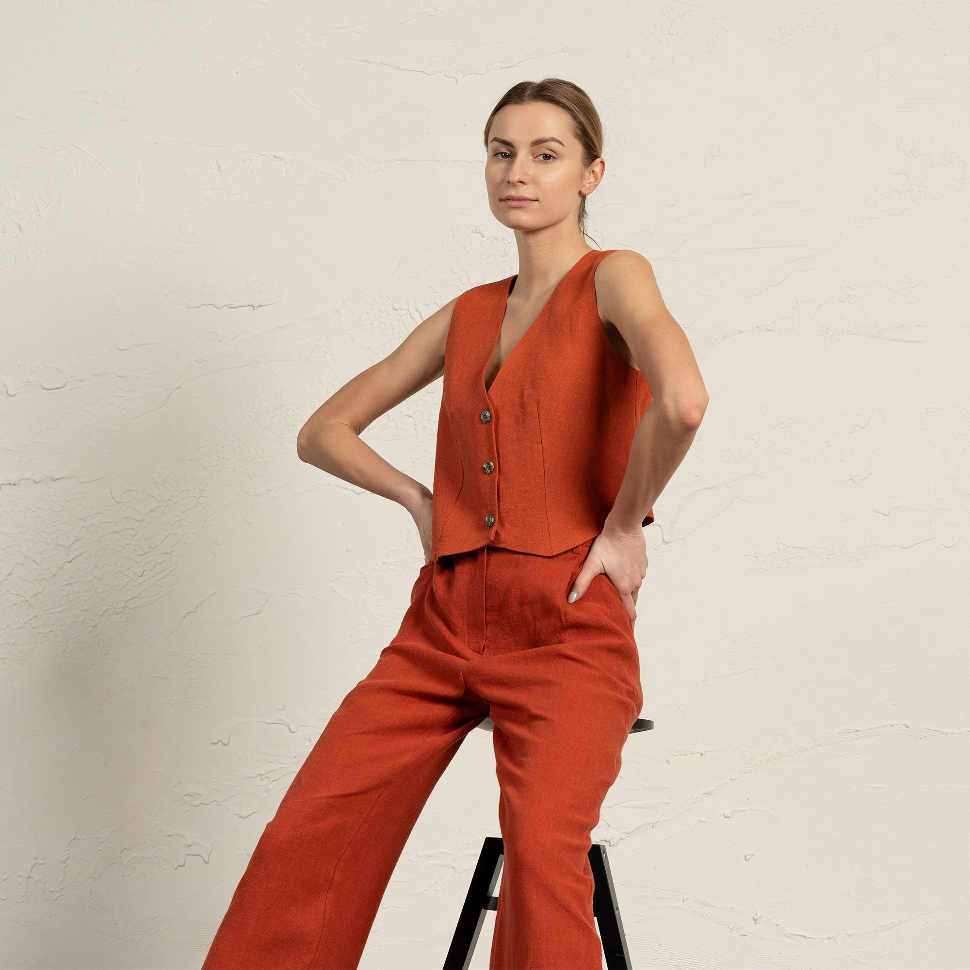 Linen Vest Ava & Pants Lotus set in cinnamon red color