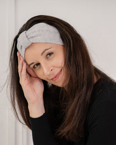 Women&#39;s Knit Headband with Ribbon
