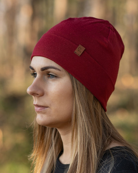 menique 	Women&#39;s Merino Beanie Hat Royal Cherry Color